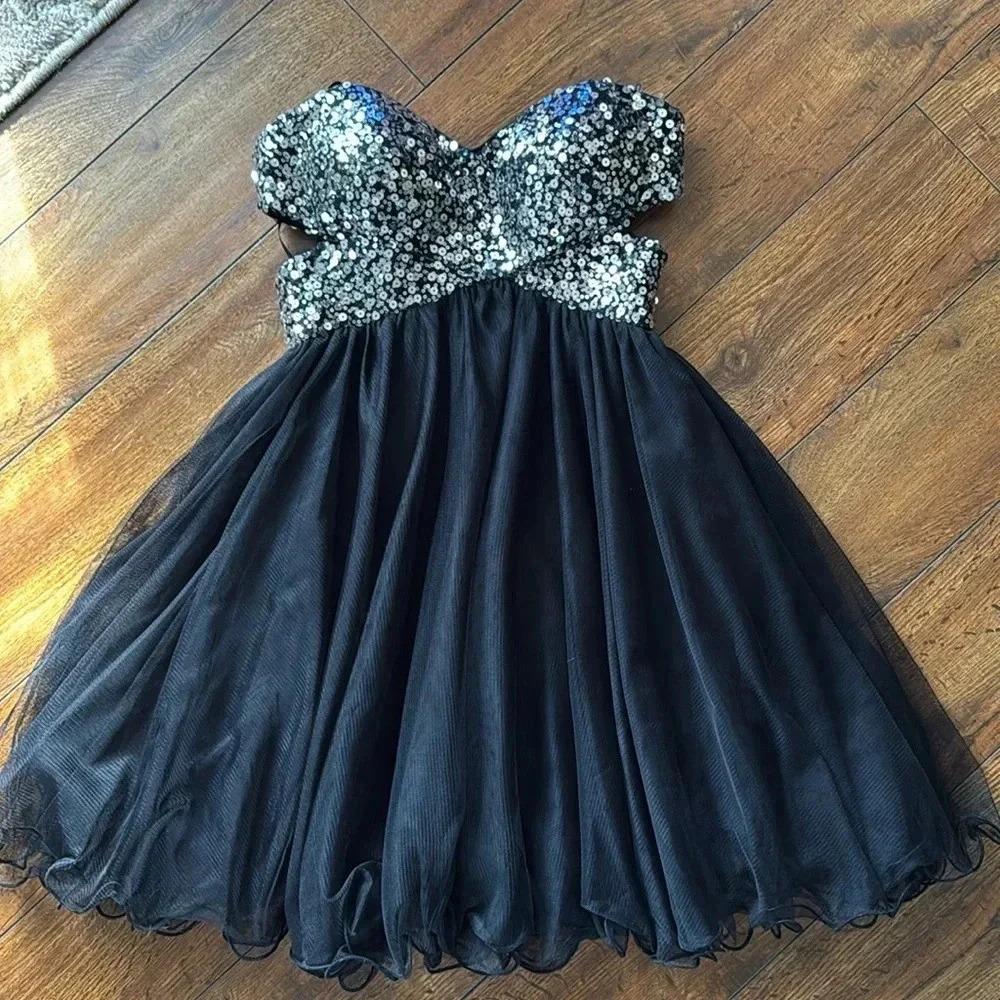 Blondie Nites Strapless Dress